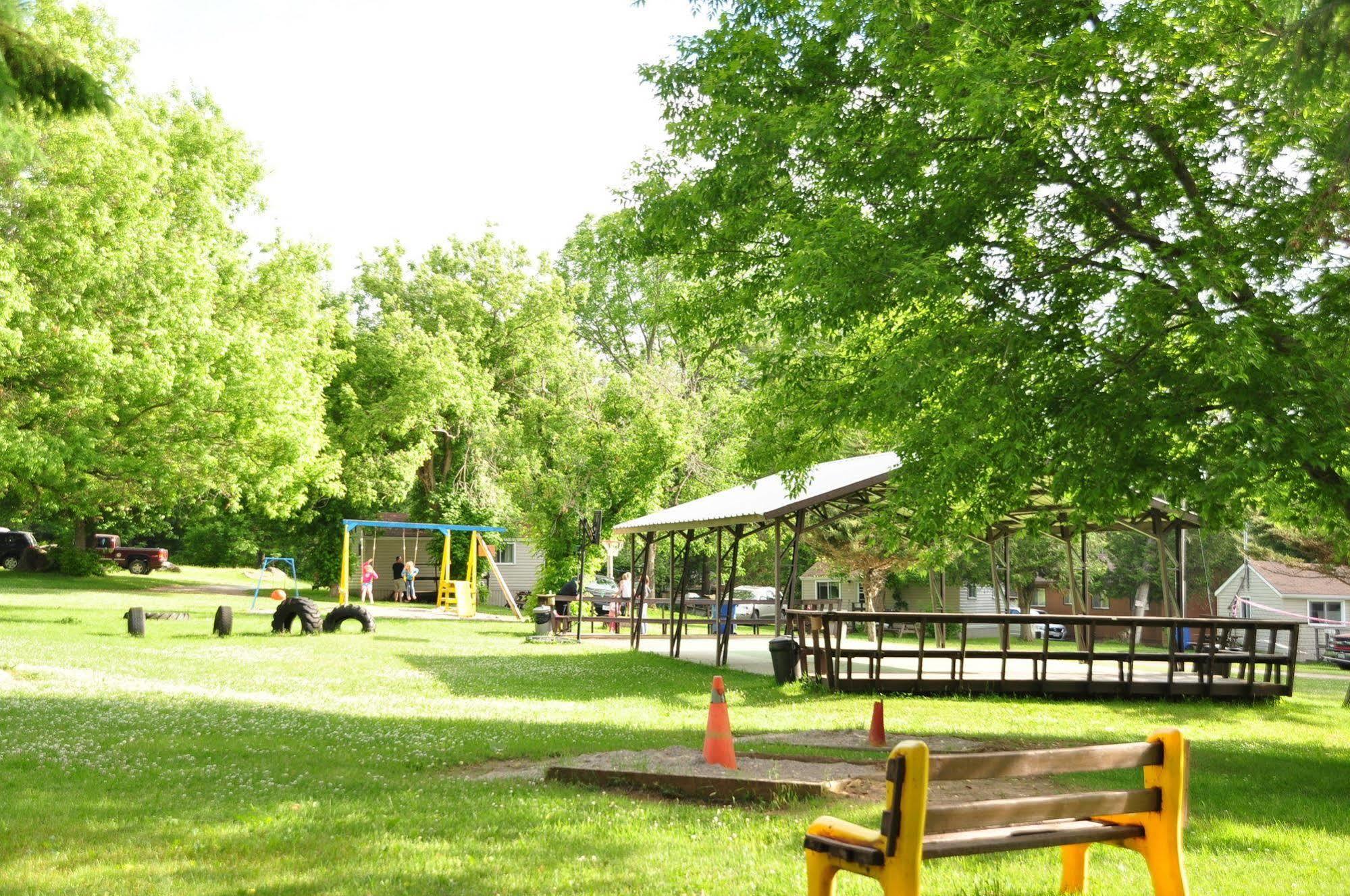 Lagoon City Lake Dalrymple Resort מראה חיצוני תמונה